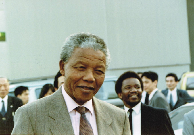 _ Mandela spontaneously thanks the local activists — now stunned and speechless — for their support and urges them to keep on fighting for a South Africa that will be free someday.  _ Mandela spontaneously thanks the local activists — now stunned and speechless — for their support and urges them to keep on fighting for a South Africa that will be free someday.